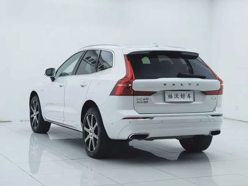 Volvo XC60 PHEV — фото 32