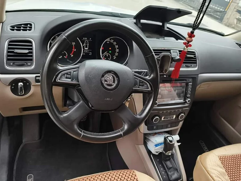 Skoda Yeti — фото 12