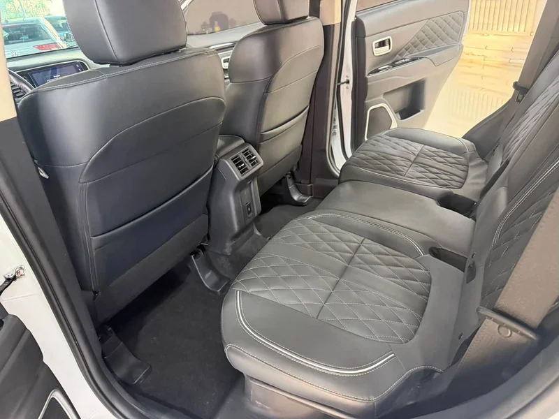 Mitsubishi Outlander — фото 15