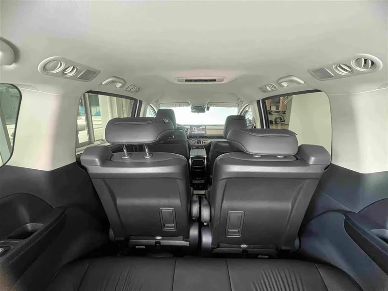 Honda Odyssey — фото 11