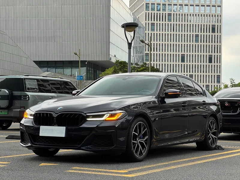 BMW 5-Series — фото 1