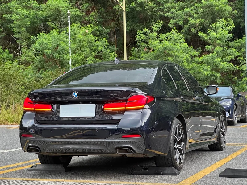 BMW 5-Series — фото 19