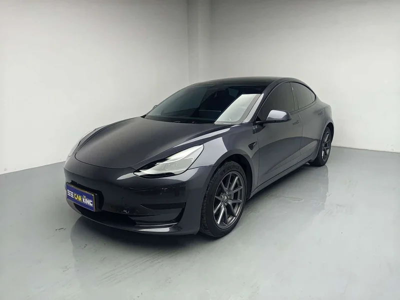 Tesla Model 3 — фото 1