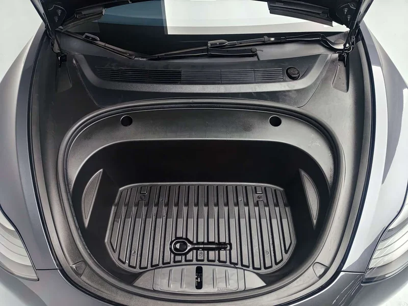 Tesla Model 3 — фото 11