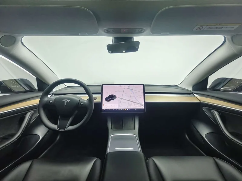Tesla Model 3 — фото 17
