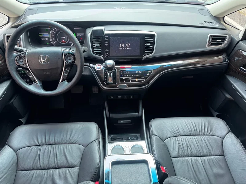 Honda Odyssey — фото 15