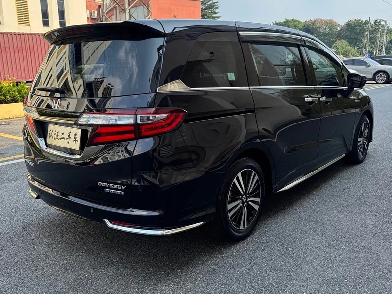 Honda Odyssey — фото 18