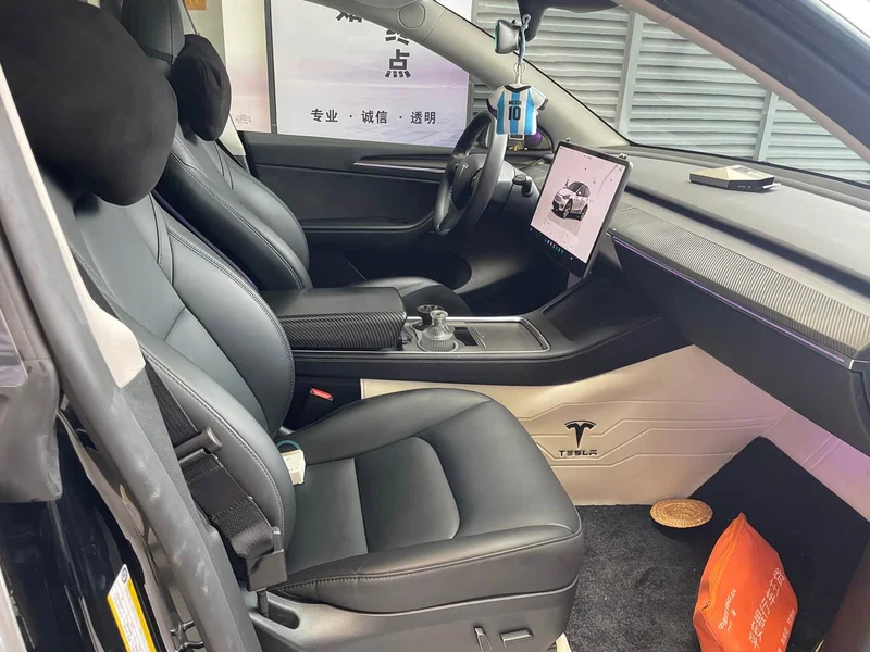 Tesla Model Y — фото 11