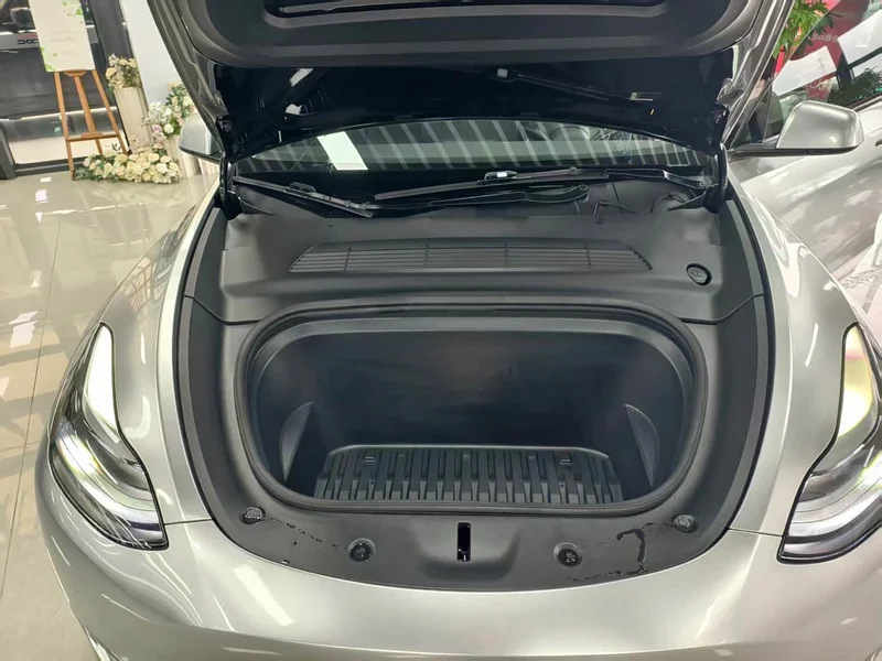 Tesla Model Y — фото 14