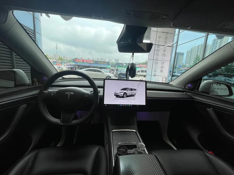 Tesla Model Y — фото 9