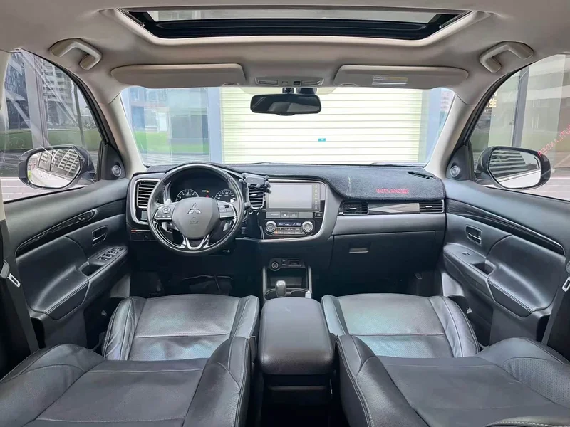 Mitsubishi Outlander — фото 11