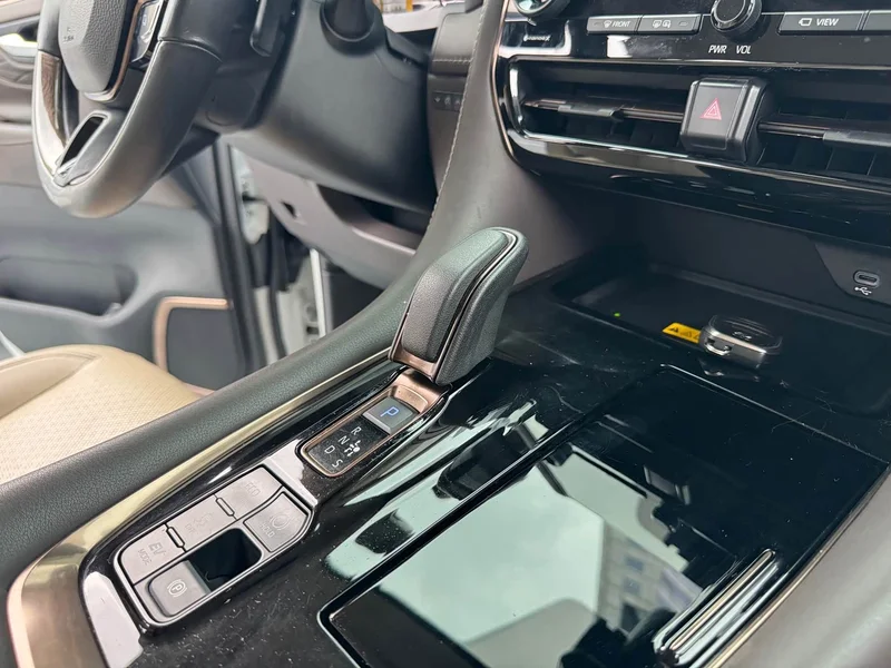 Toyota Alphard — фото 16