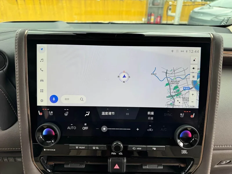 Toyota Alphard — фото 19