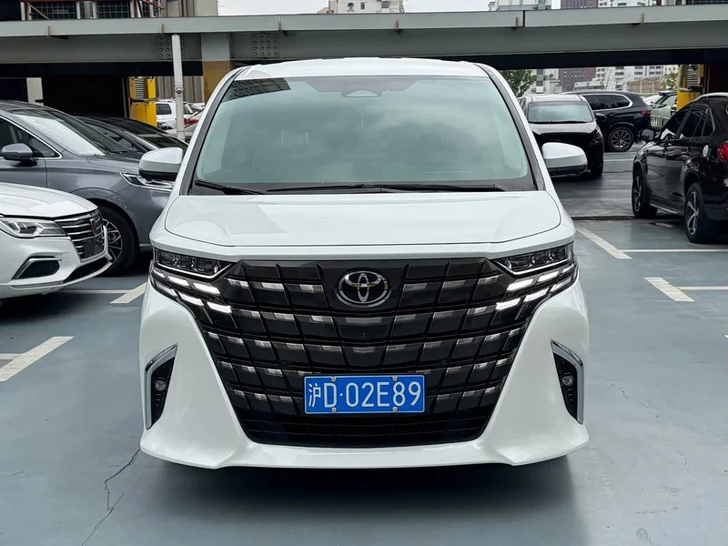 Toyota Alphard — фото 2