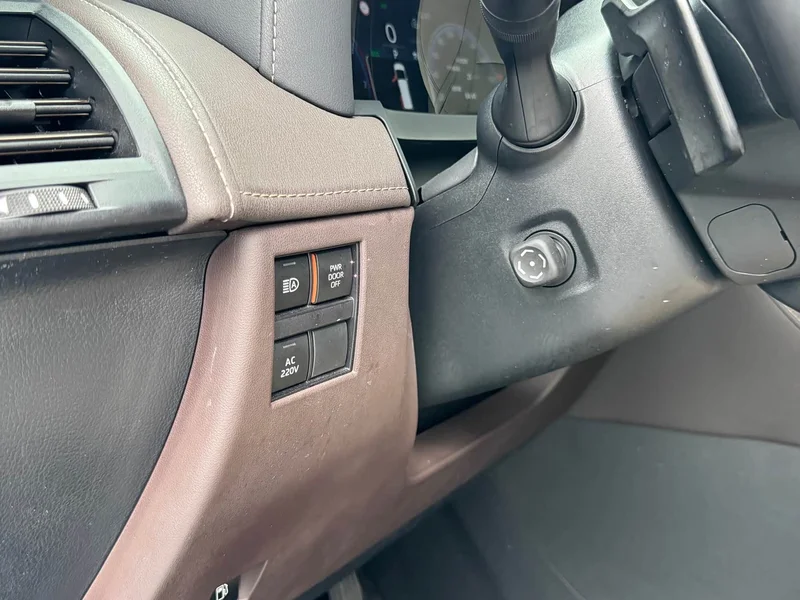 Toyota Alphard — фото 10