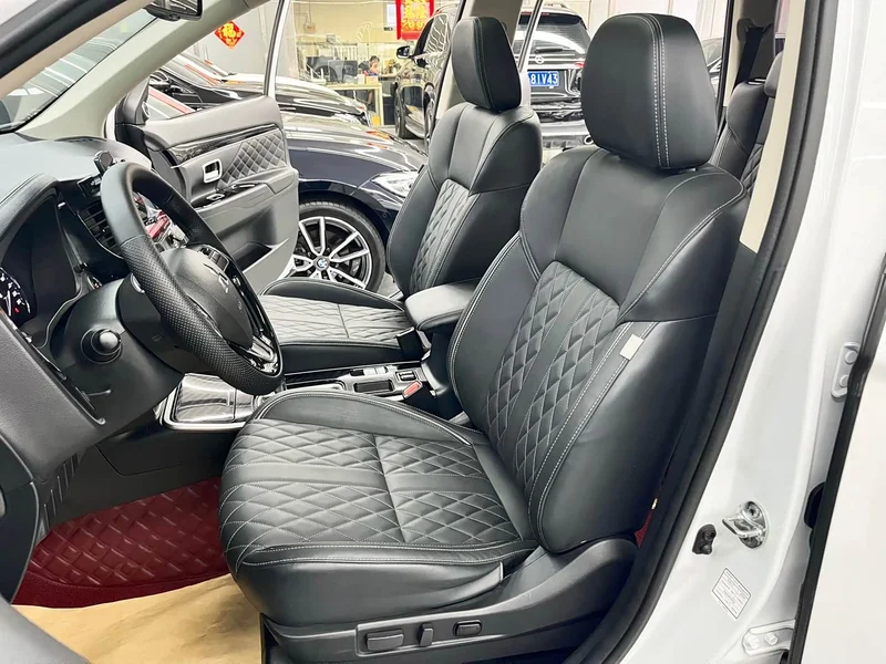 Mitsubishi Outlander — фото 13