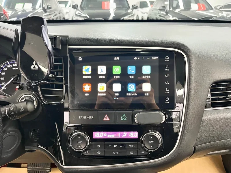 Mitsubishi Outlander — фото 15