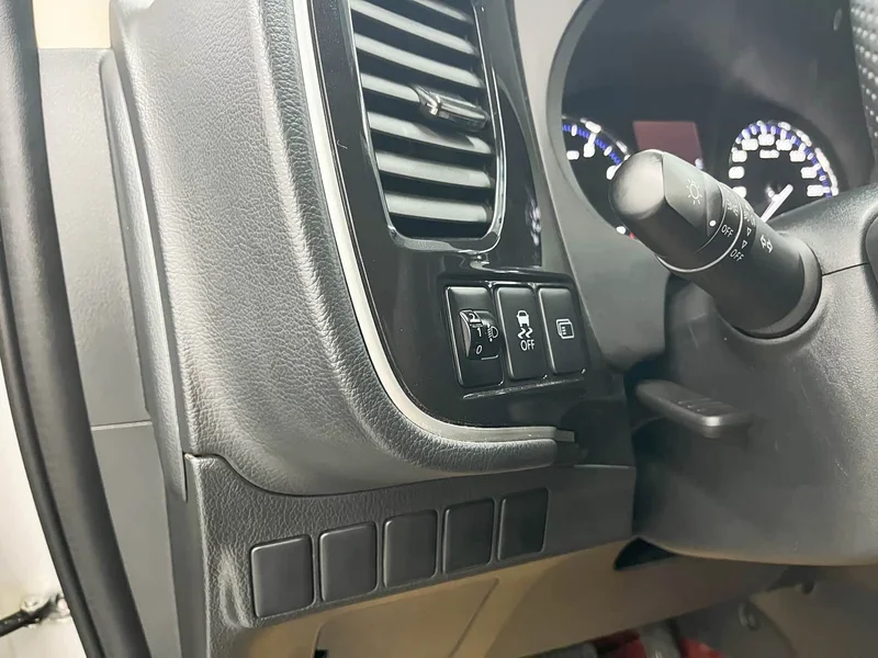 Mitsubishi Outlander — фото 17