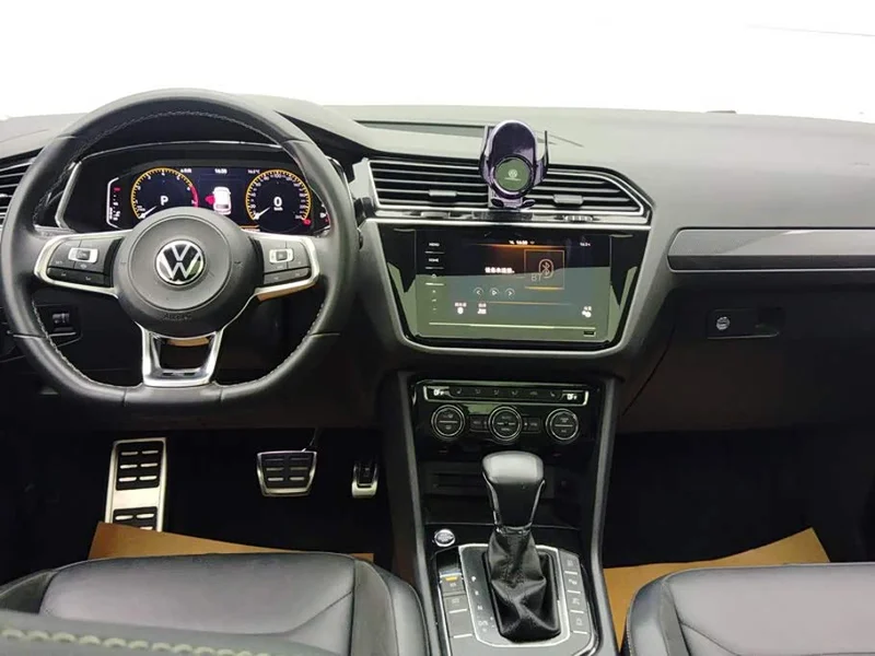 Volkswagen Tiguan L — фото 12