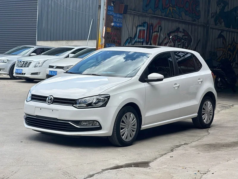 Volkswagen Polo — фото 1
