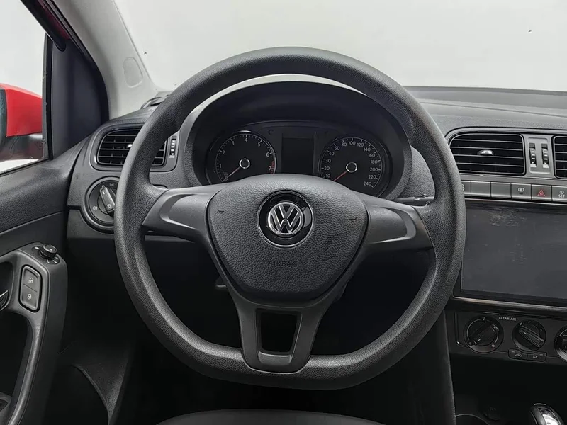 Volkswagen Polo — фото 11