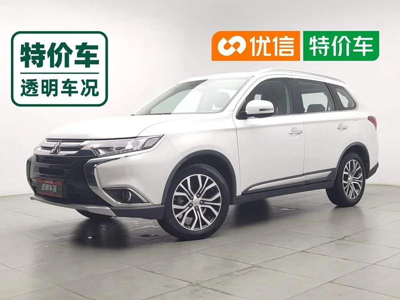 Mitsubishi Outlander — фото 1