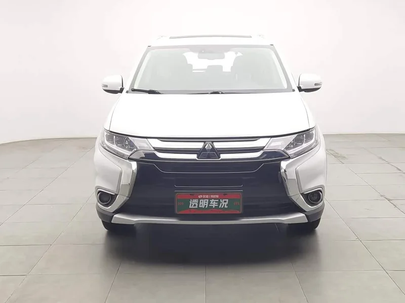 Mitsubishi Outlander — фото 3