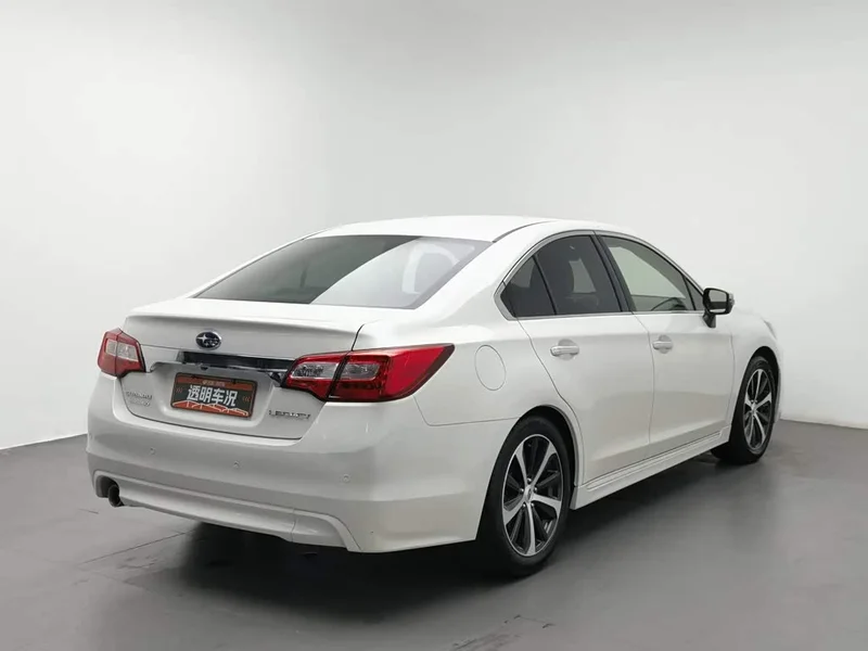 Subaru Legacy — фото 2