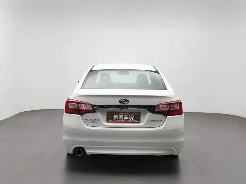 Subaru Legacy — фото 4