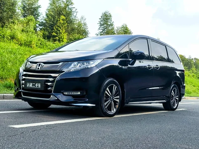 Honda Odyssey — фото 1