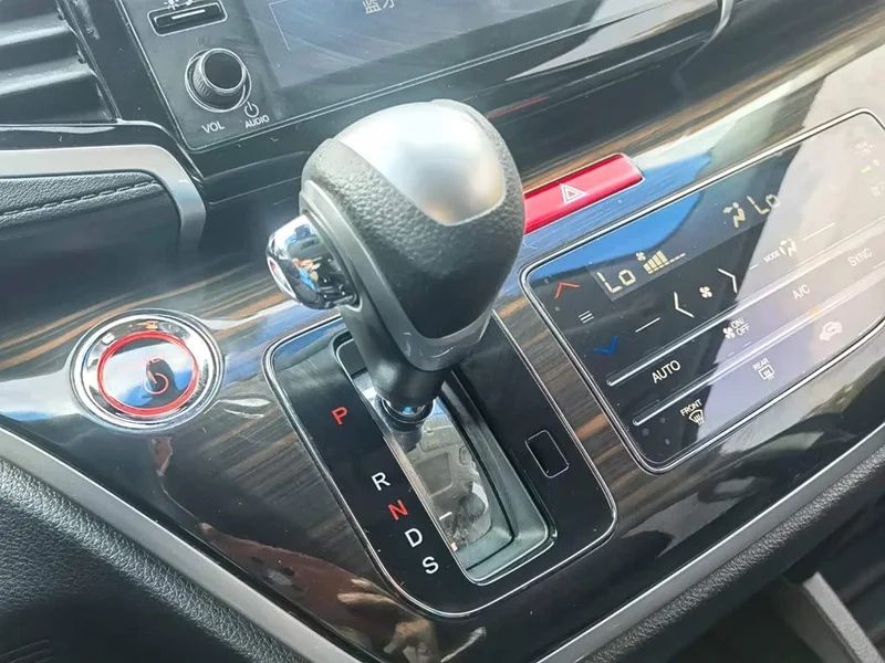 Honda Odyssey — фото 14