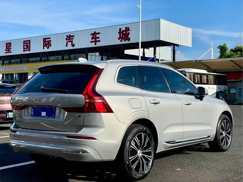 Volvo XC60 — фото 9