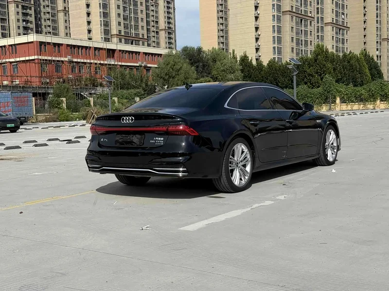 Audi A7L — фото 8