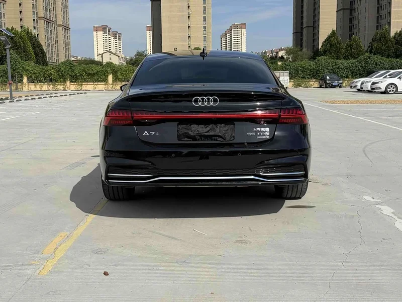 Audi A7L — фото 10