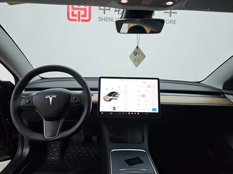 Tesla Model 3 — фото 13