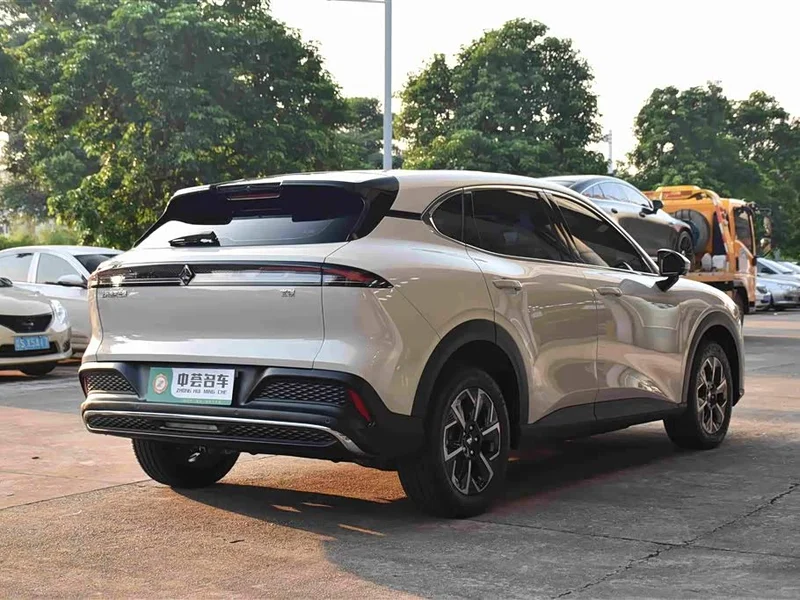 Baojun E6 — фото 17