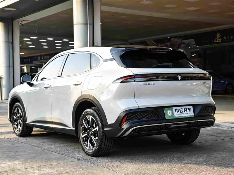 Baojun E6 — фото 19