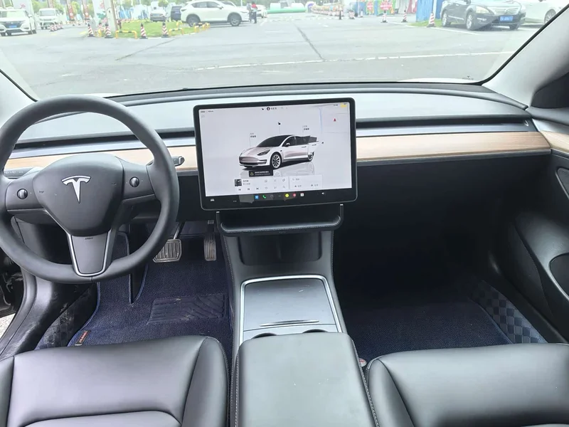 Tesla Model 3 — фото 5