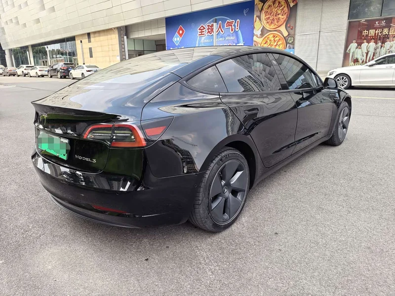 Tesla Model 3 — фото 9