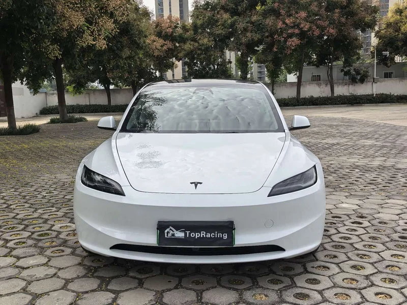Tesla Model 3 — фото 2