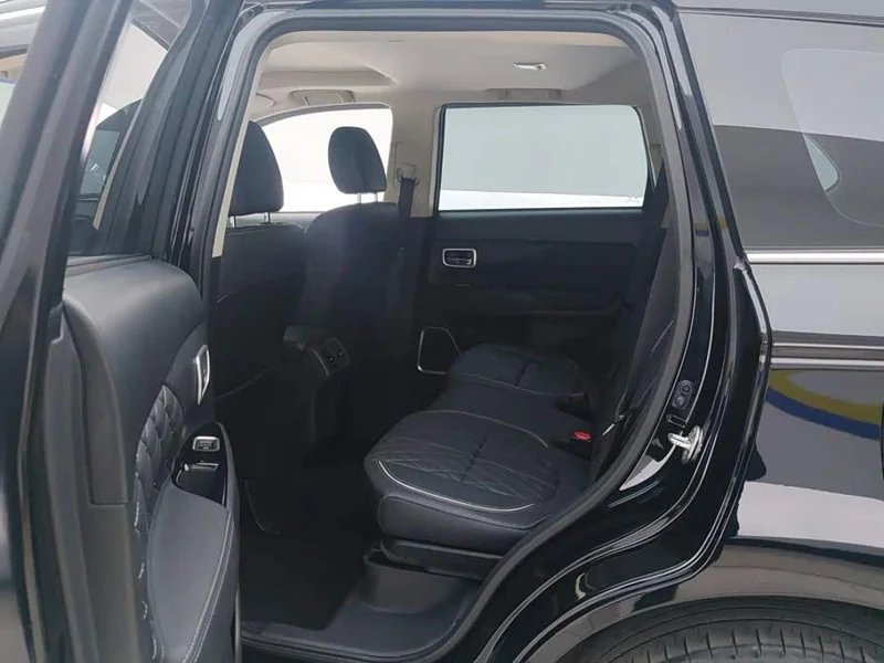 Mitsubishi Outlander — фото 11