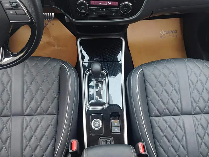Mitsubishi Outlander — фото 16