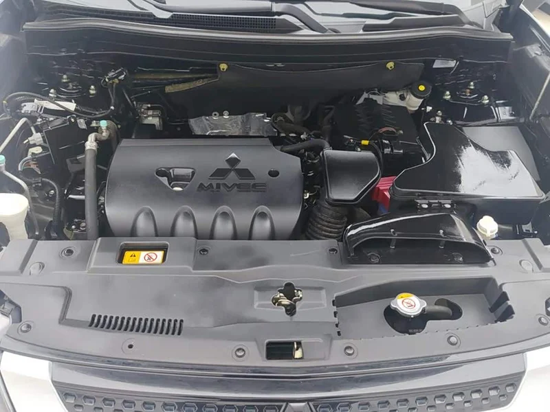 Mitsubishi Outlander — фото 10