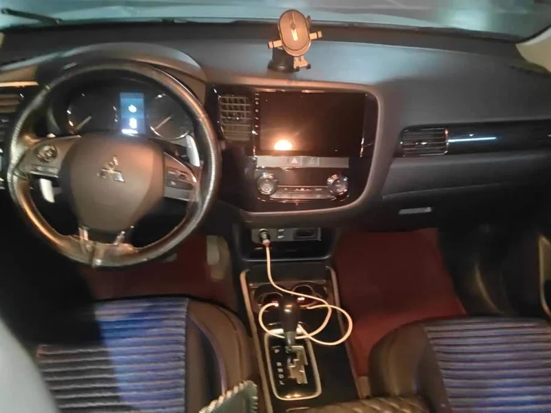 Mitsubishi Outlander — фото 12