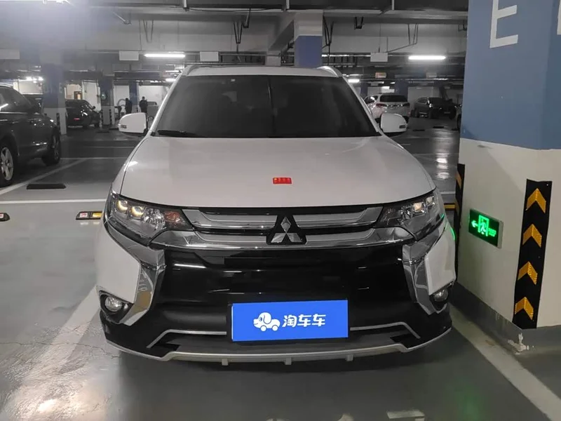 Mitsubishi Outlander — фото 2
