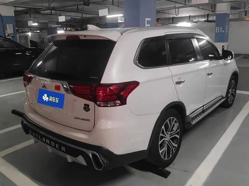 Mitsubishi Outlander — фото 3