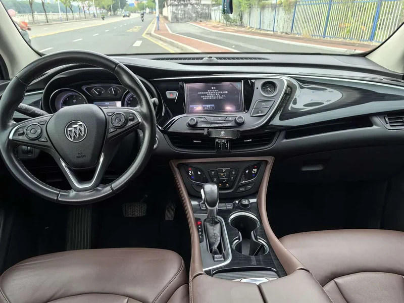 Buick Envision Plus — фото 7