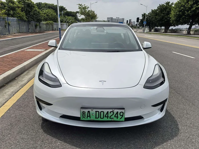 Tesla Model 3 — фото 2