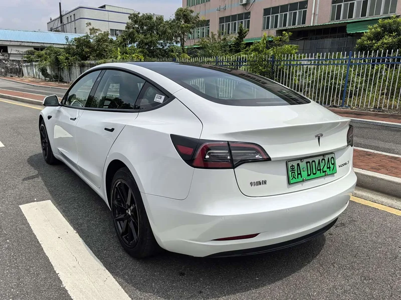 Tesla Model 3 — фото 4