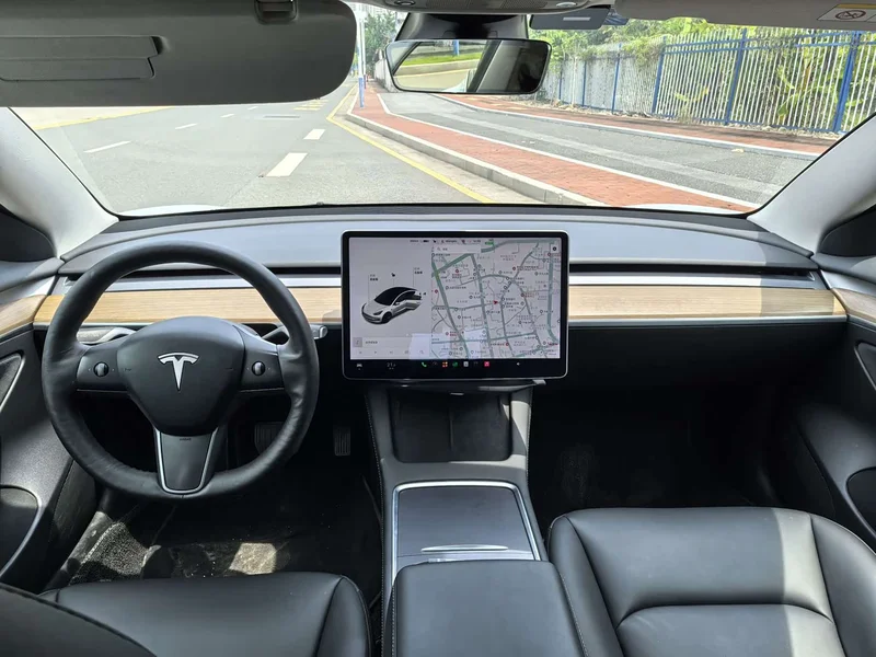Tesla Model 3 — фото 6